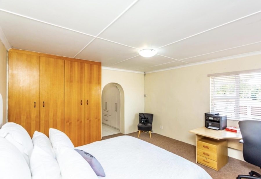 6 Bedroom Property for Sale in Bonnie Doone Eastern Cape